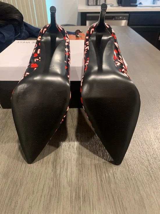 Nine West Black Pumps with Red & White Heart Print - Picture 9 of 13